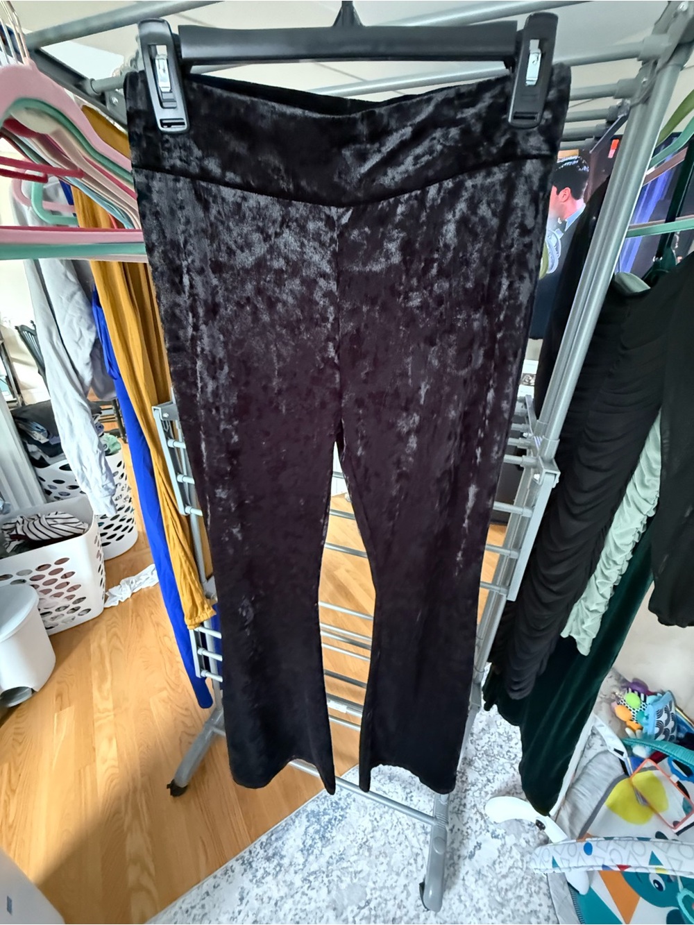 SHEIN Black Crushed Velvet Flare Leggings